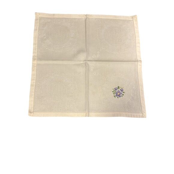 Set Of 6 Vintage Ivory Embroidered Linen Napkins With Floral Cross-Stitch Design - Picture 13 of 16